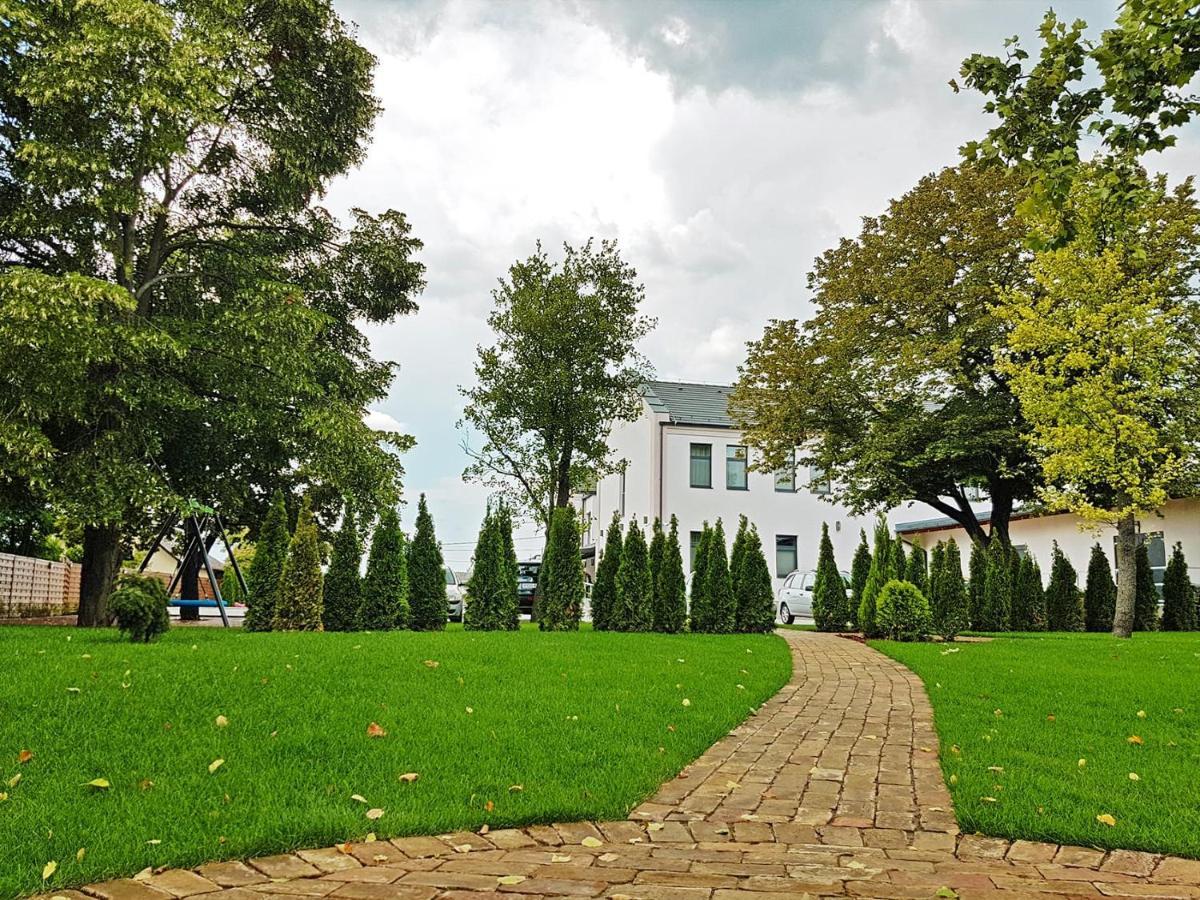 Hotel Czinege & Etterem Koka Zewnętrze zdjęcie